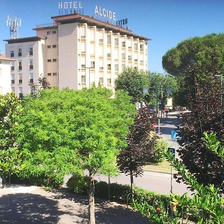 Hotel Ristorante Alcide Поджибонси Экстерьер фото