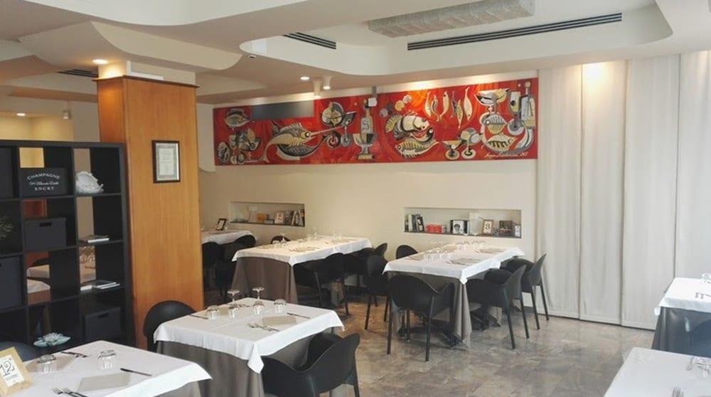 Hotel Ristorante Alcide Поджибонси Экстерьер фото