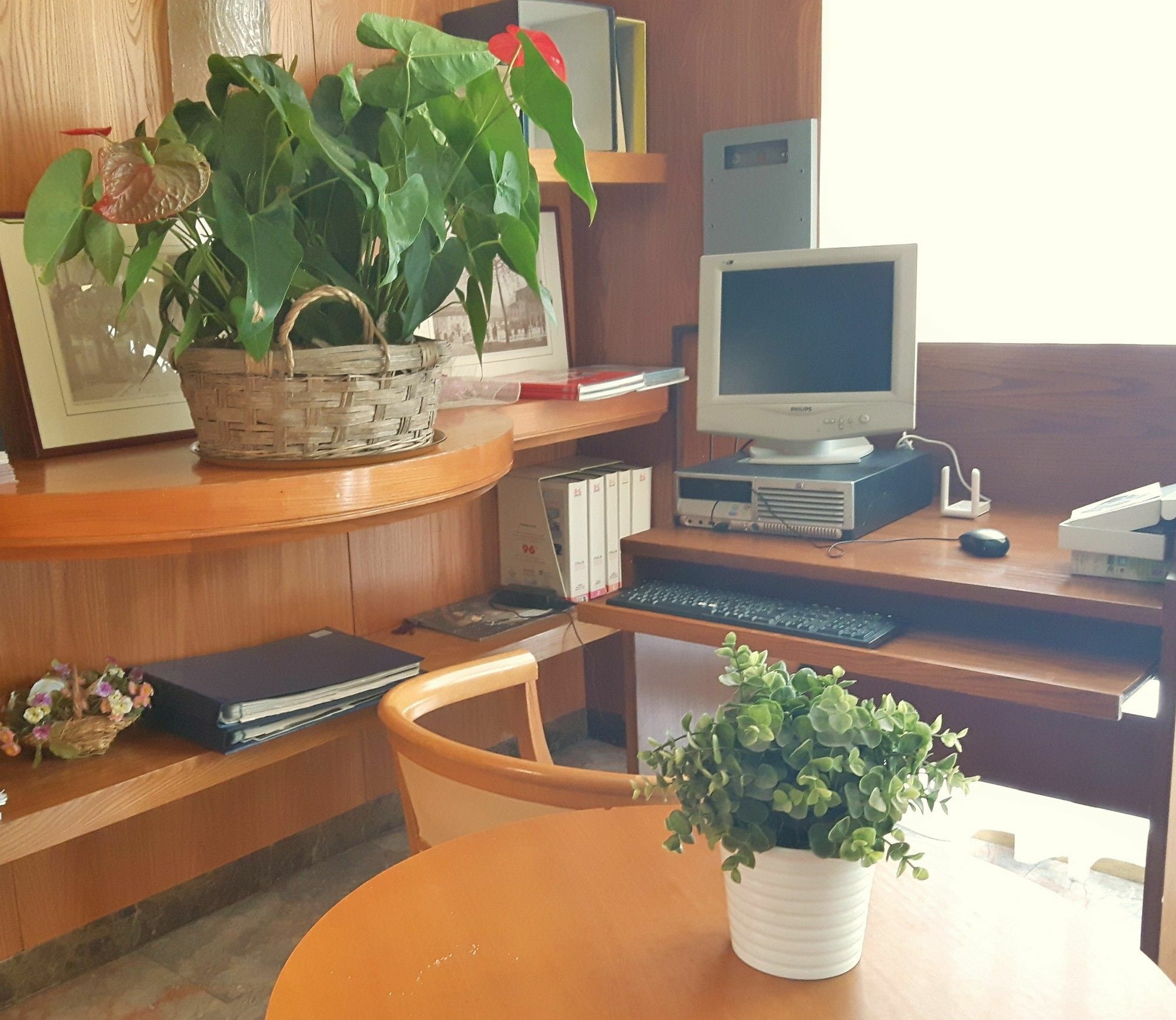 Hotel Ristorante Alcide Поджибонси Экстерьер фото